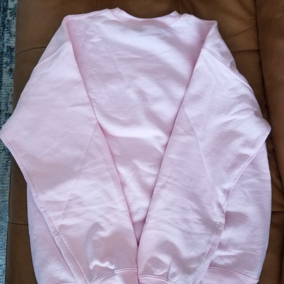 Men's Light Pink Gildan Crewneck w/Roses - Picture 3 of 6